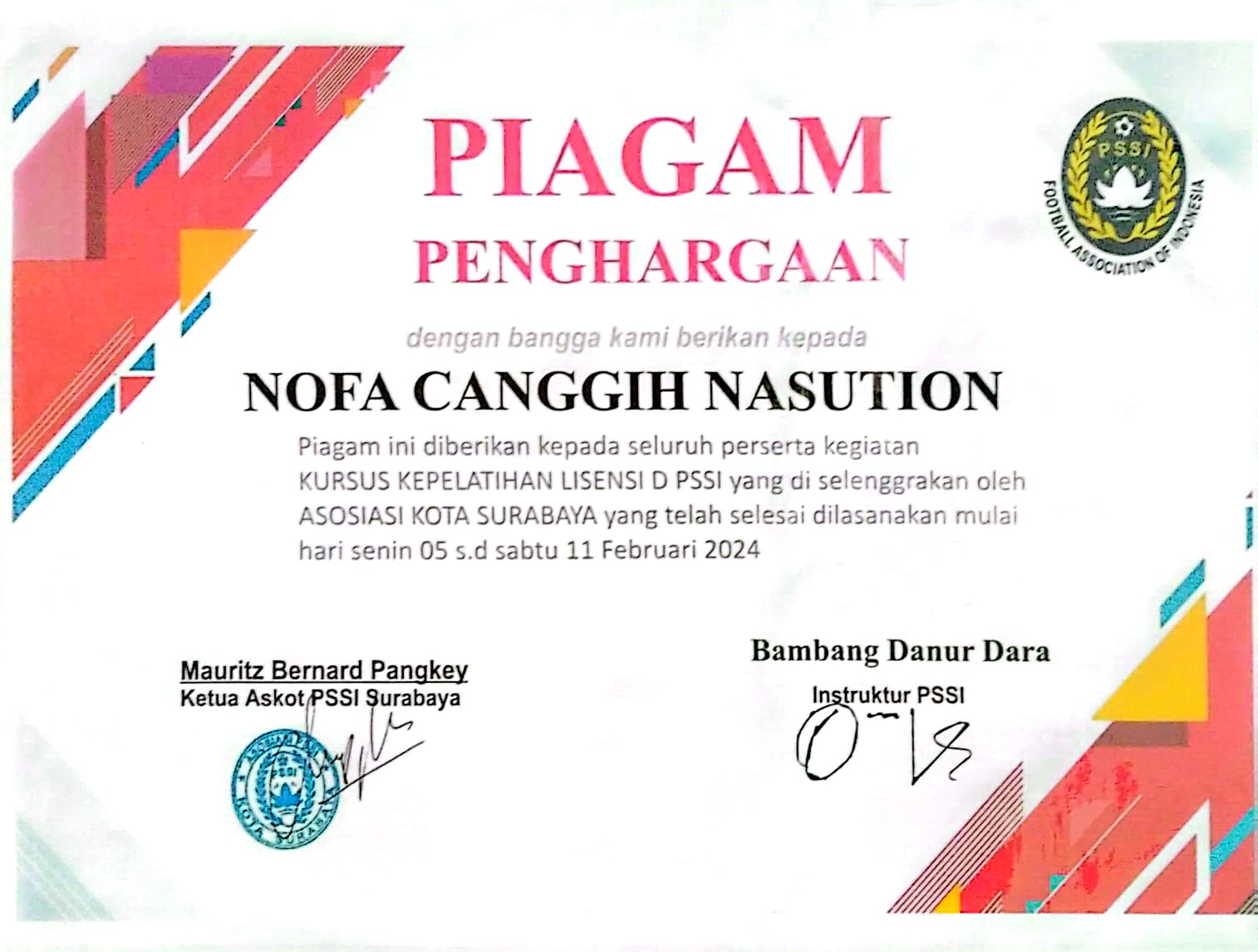 <strong style="color:brown;">Foto Lisensi Pelatih</strong>